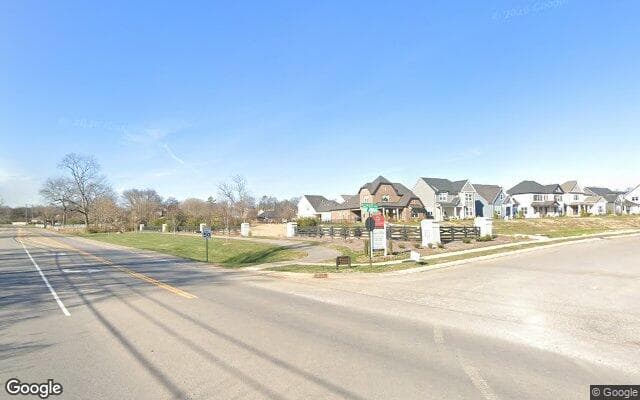 Homes along the Long Hollow Pike frontage of Laurel Park, Hendersonville