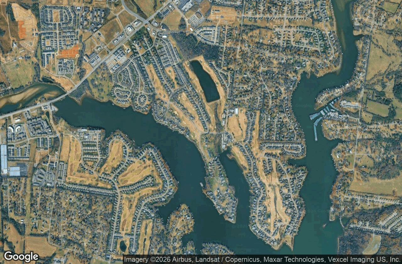 Aerial view of Fairvue Plantation — the gated golf-and-lake community on its Old Hickory Lake peninsula, Gallatin