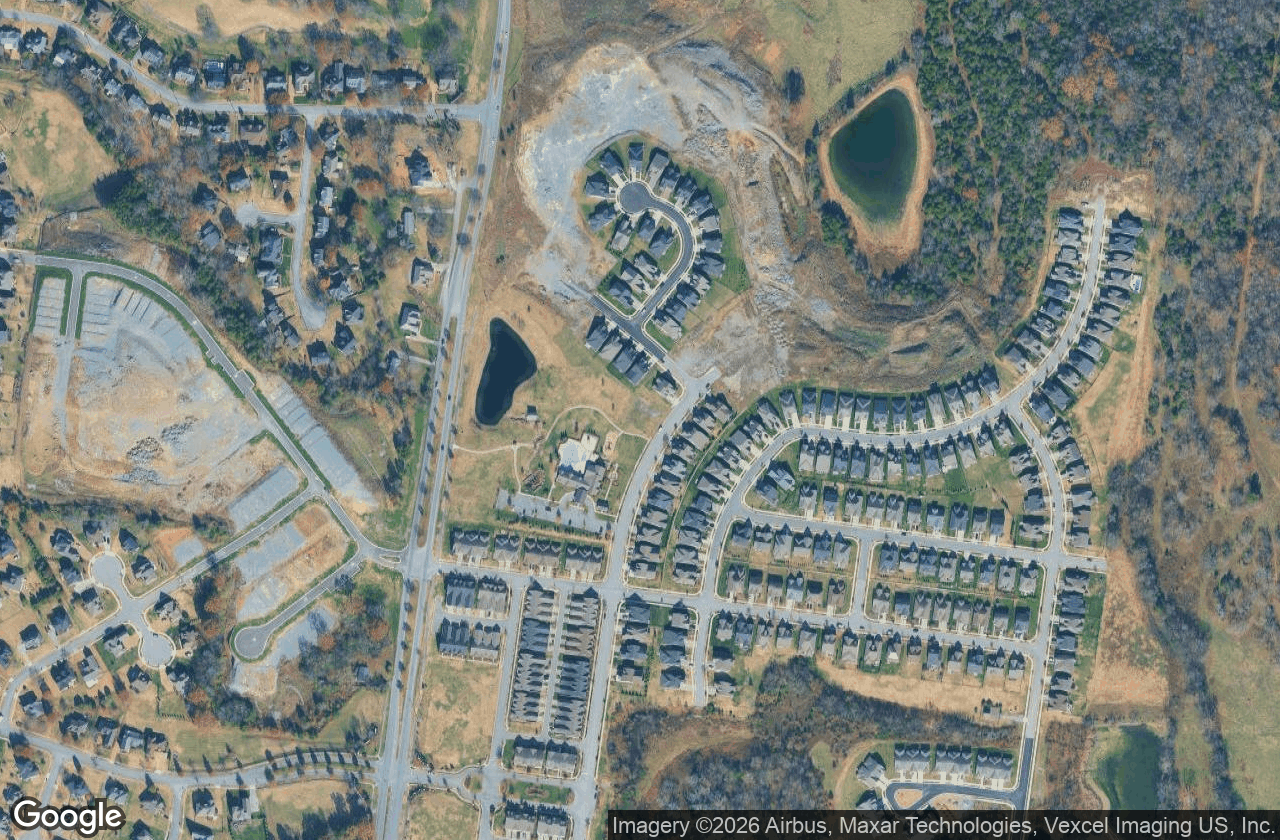 Aerial view of Millstone — curved streets, homes, and community ponds off Saundersville Road, Hendersonville
